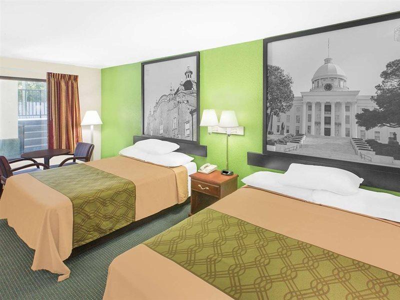 Hotel Super 8 By Wyndham Mobile Exterior foto