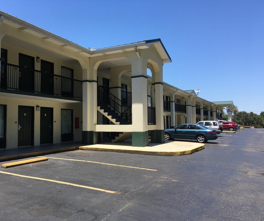Hotel Super 8 By Wyndham Mobile Exterior foto